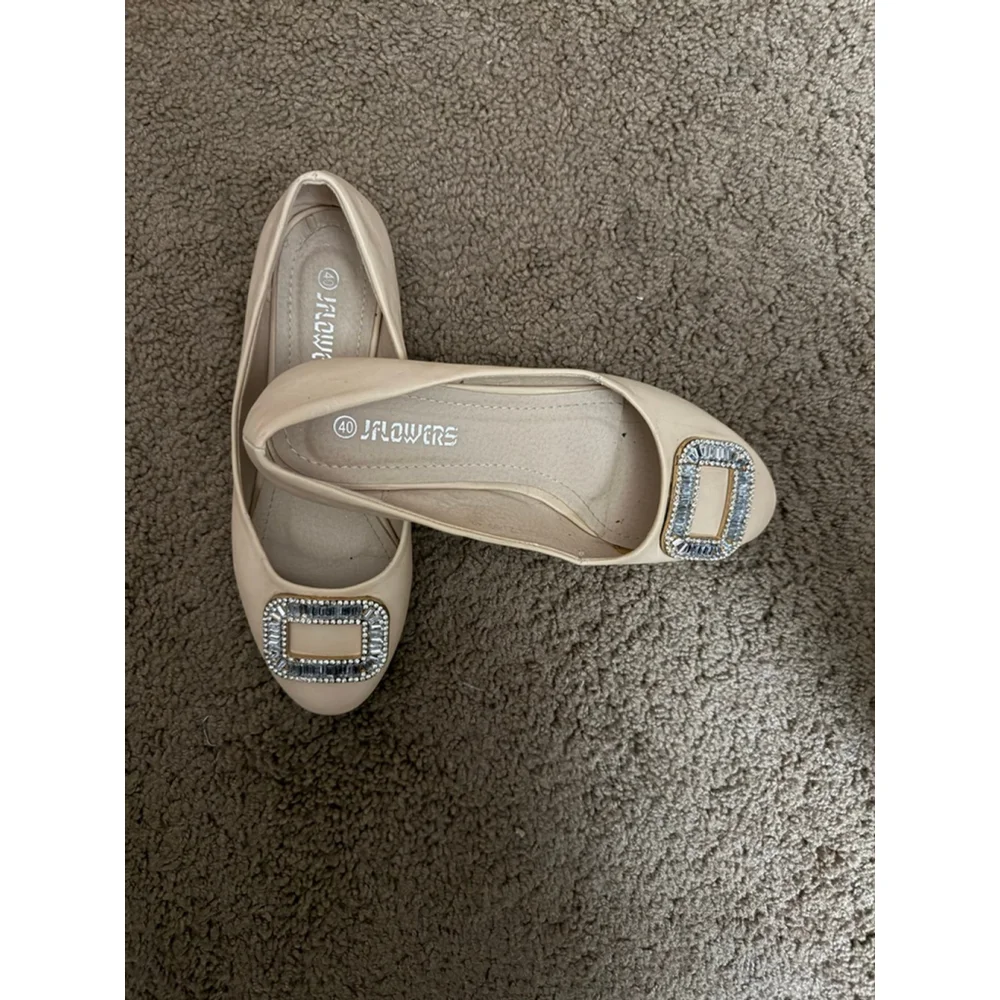 Women's JFLOWERS Beige Flats & Loafers Size 10 with Gold Accents